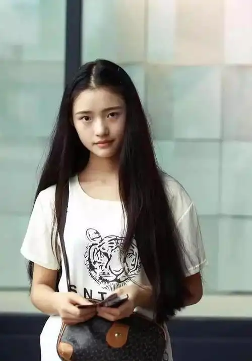 林允未出道的旧照被扒网友变化太大了吧