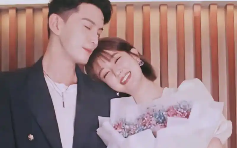 这么配,不考虑谈个恋爱嘛【徐正溪乔欣x欣欣相溪】_哔哩哔哩_bilibili