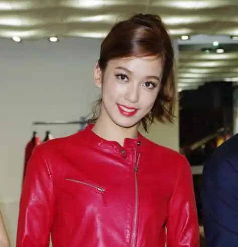 图陈庭妮胡宇威主演的真爱收视高二人被传假戏真作