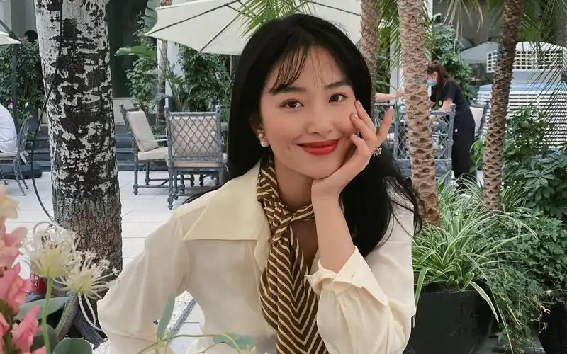 杨采钰这tm才是人间富贵花法式优雅气质美女