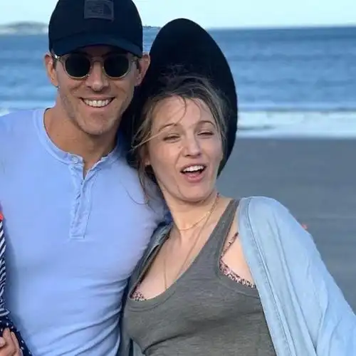 前不久是妻子布莱克的生日,作为丈夫的瑞安在ins上晒出了自己给妻子的