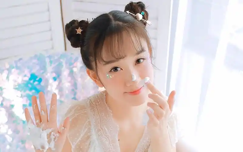 首页 桌面壁纸 治愈系少女唯美梦幻写真图片壁纸上一张下一张查看原图