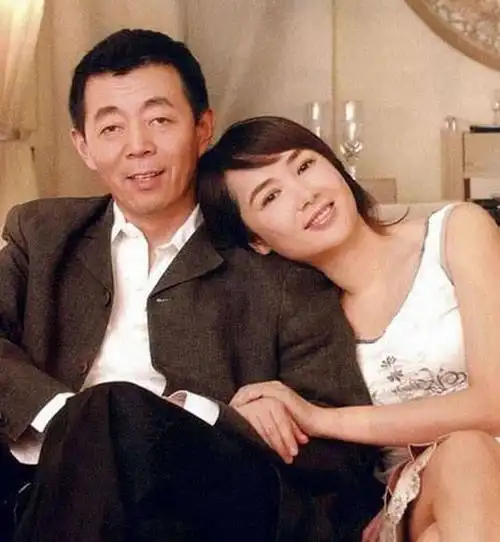 而蒋雯丽的老公顾长卫,当然也听说过这件事.