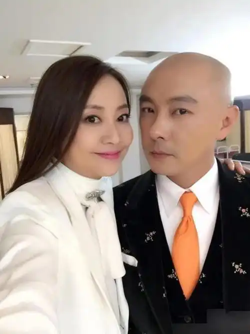 张卫健与张茜相恋多年