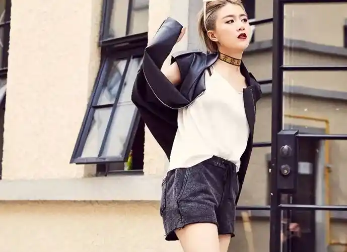 她一开口就赢得了四位导师的转身,最终李嘉格和张碧晨,陈冰等等进入