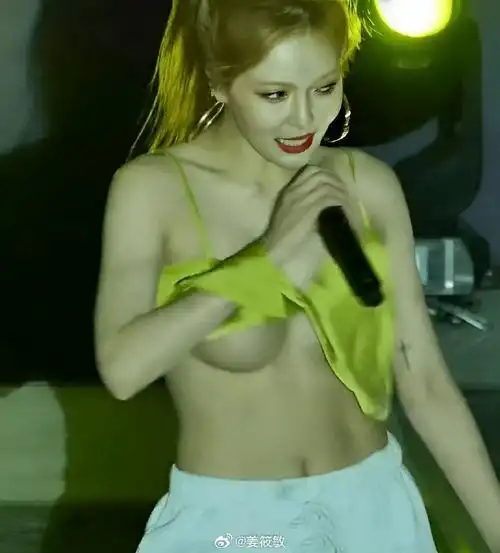 性感小野马金泫雅