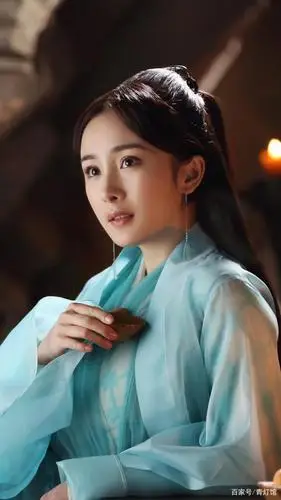 杨幂密逃高清剧照,又甜又飒的侠女扮相惊艳众人