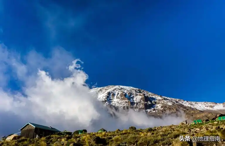 乞力马扎罗山属于哪个国家(全球最美的地方乞力马扎罗山)