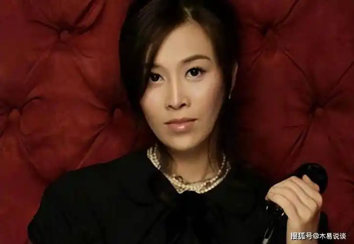 左拥右抱,私生活放荡,杨坤和那英两人到底是什么关系?_音乐_白雪_互动