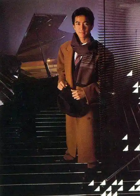 原创揭秘情歌王子陈百强故居香港半山御花园豪宅那间全黑色的屋