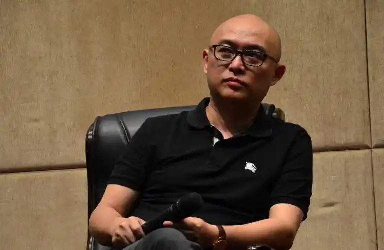 孟非晒清汤寡水的工作餐,网友调侃:要好好吃饭才能长头发