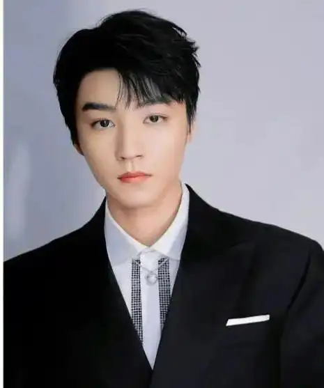 王俊凯和杨柳,汪小菲大s,王菲,侯明昊周也 | 扒叔爆料