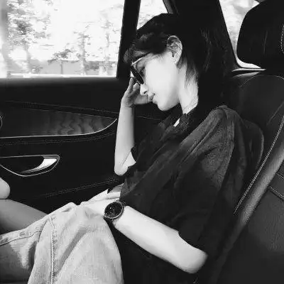 网红伤感女生头像 - 微信头像 - 潮人个性网