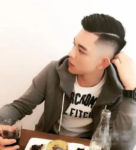 2019超帅气的男生短发 女朋友肯定喜欢的-男生短发-帅哥发型网