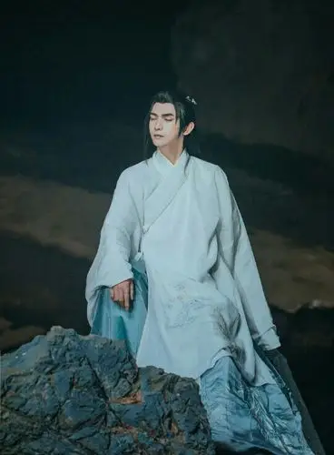 淡辉夕颜,公子如玉,是你执一把青伞,为我许下一世长安)古风真人男头