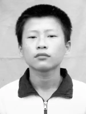 男孩突然离家出走父遭电话短信威胁(组图)