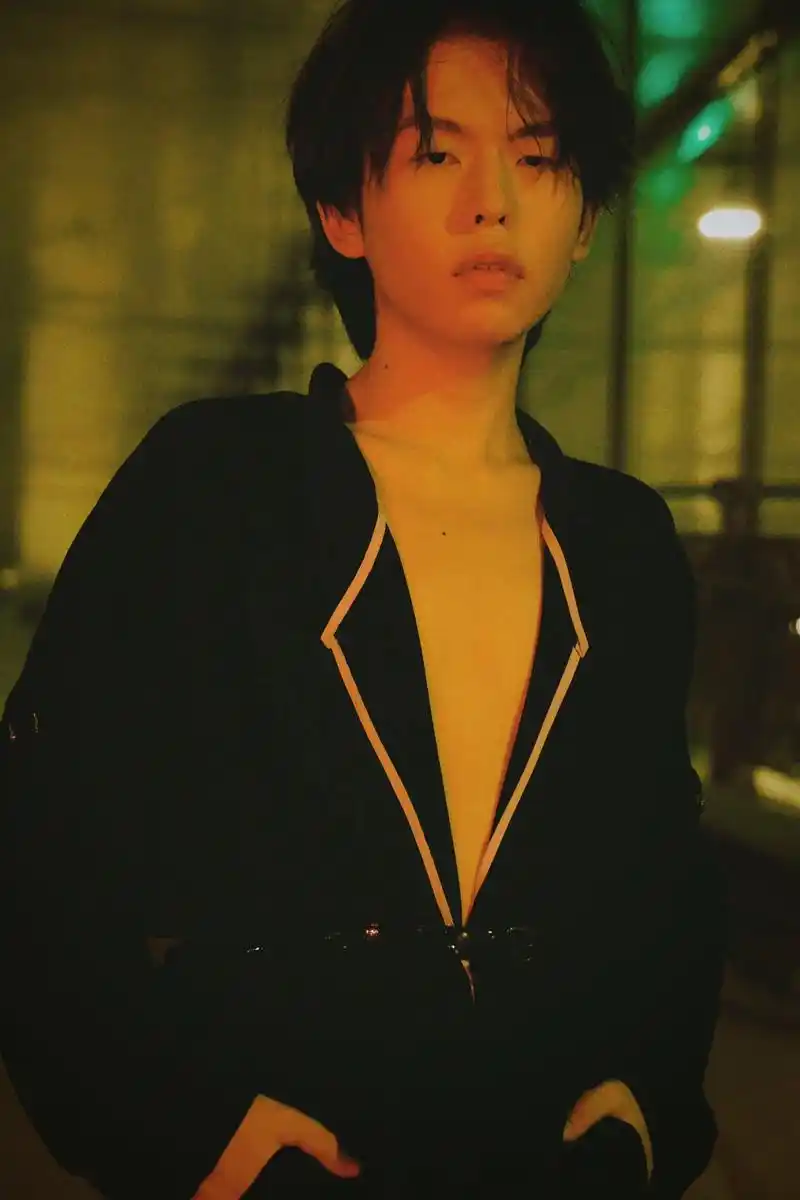 时间总让人成长 但从不指明方向.男生港风复古拍摄 #摄影 # - 抖音