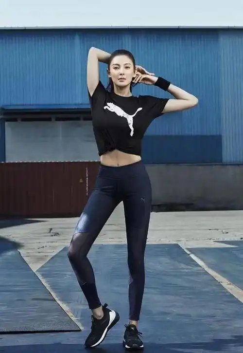 36岁张雨绮身材太绝了芊芊细腰和大长腿绝世美颜太养眼