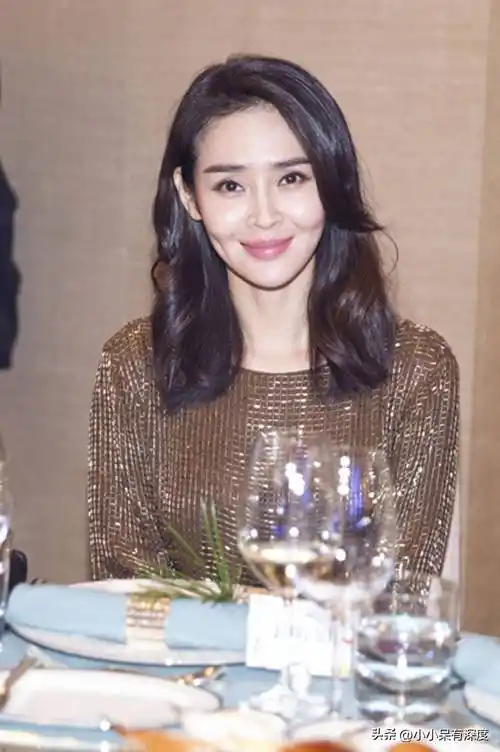 结婚前,于明加对胡俊说;"你要考虑清楚,我是不会做饭的,以后也不准备