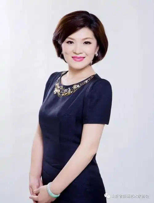 山东台主持人马凯高源诗朗诵防疫颂歌