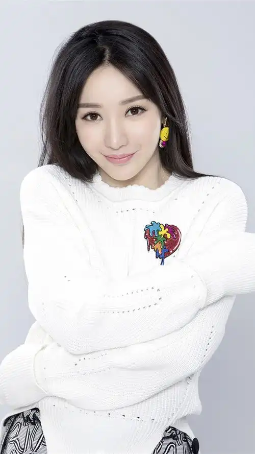 美女明星柳岩秋日写真高清手机壁纸