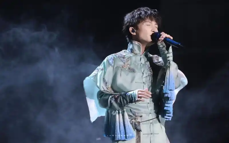 16南京 think of me 贝加尔湖畔 绝美现场(山顶视角,音质还好)