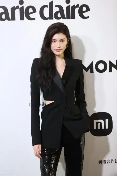 何穗真实身高何穗178的大长腿没白费