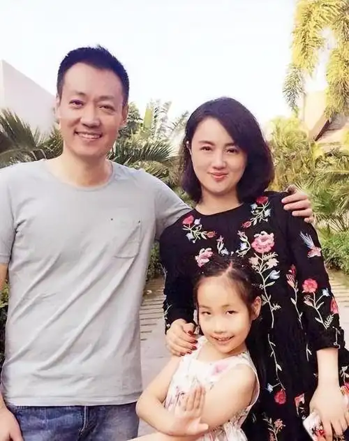 回顾明星夫妻保鲜秘诀:夏雨捧老婆,辛柏青主动认错,鲍蕾靠夸