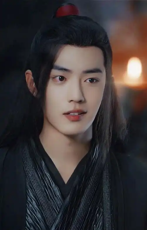 肖战#肖战古装高清大图 青年演员肖战《陈情令》主演魏无羡,一个远近