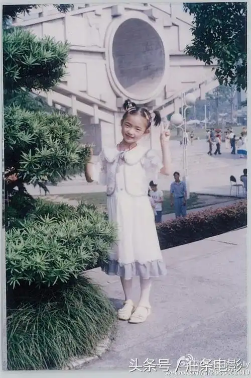 迪丽热巴杨紫周冬雨林允郑爽看看90女明星童年照谁最美