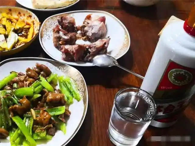 今年38岁,每晚必须喝酒,不喝就难受是不是得治了?