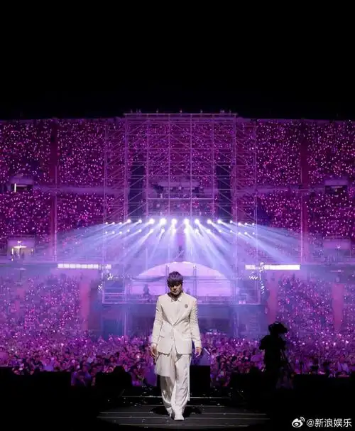 周杰伦回应被撞脸##周杰伦 多重宇宙伦都是真的#22日,周杰伦在iss