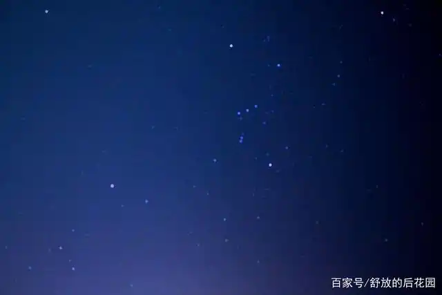 这是在内蒙古阿拉善拍到的猎户座.