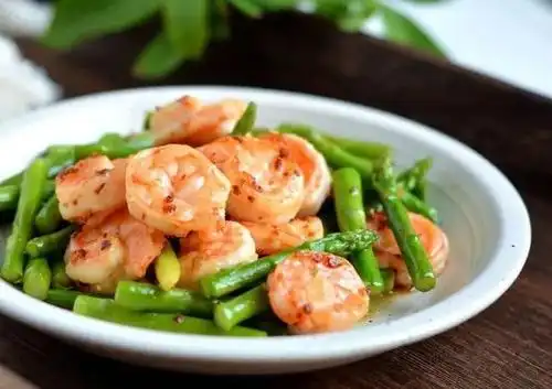 芦笋虾仁,清脆爽口,鲜香味美又开胃
