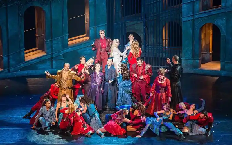 180420法语音乐剧罗密欧与朱丽叶上海场谢幕