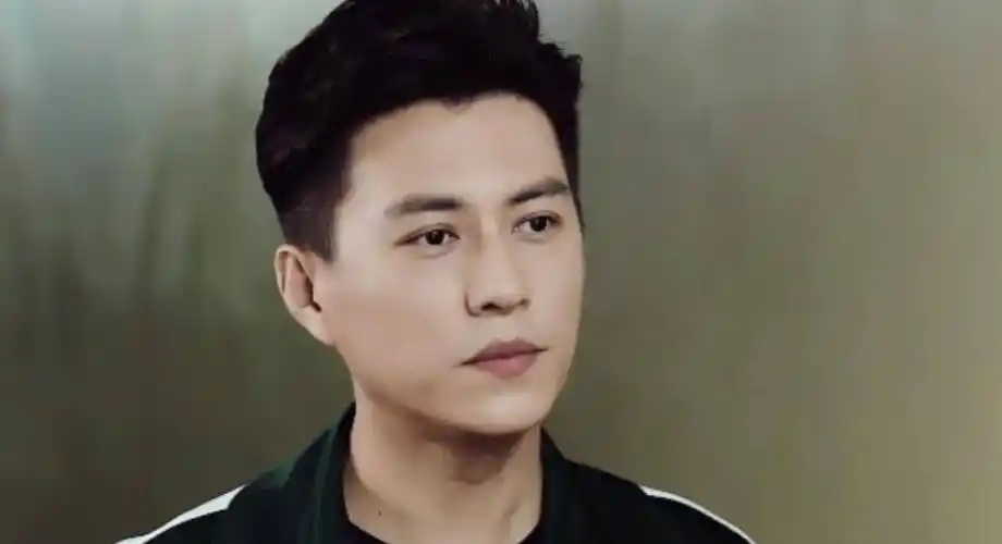 看了2集靳东新剧,发现演技完全不能比较,因为优与劣一目了然_马嘉