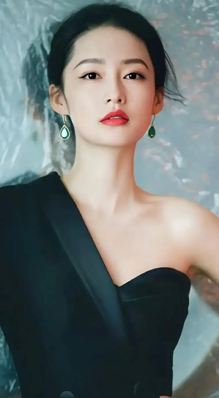 女神李沁高清壁纸,清纯俊美惊艳到你了吗 - 抖音