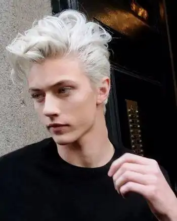 最新男生蓬松大卷中长发