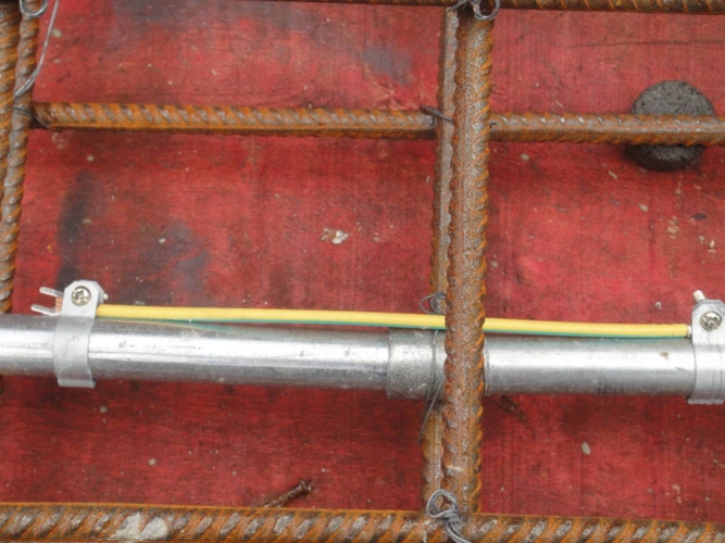 镀锌钢管丝接接地跨接做法