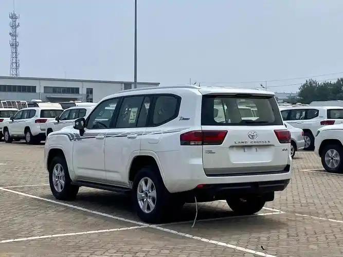 丰田酷路泽lc0035t港口报价81万起