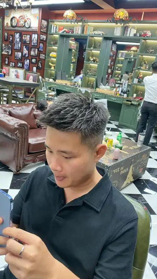 飞机头
夏季绝对是短发必备