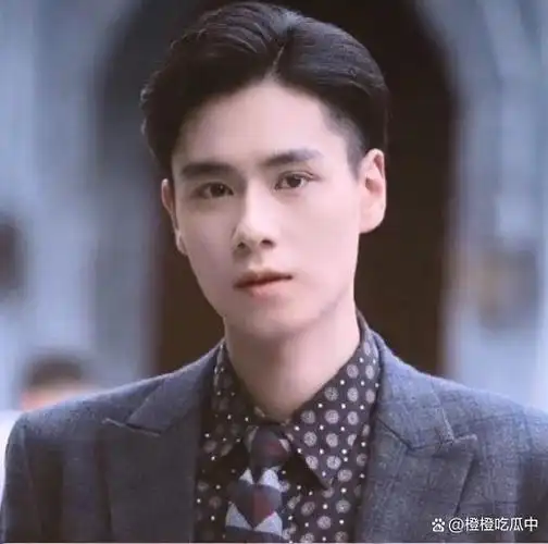 整形医生如何评价"少女杀手"胡一天的颜值?