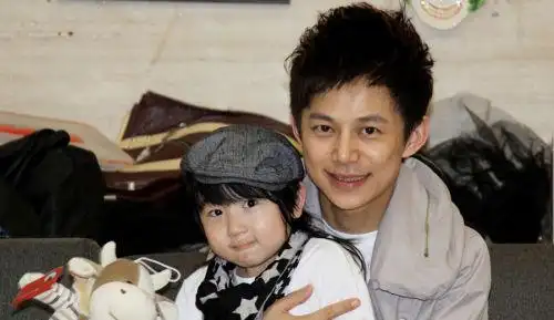 揭何炅成名史 与娇妻隐秘情史曝光(图)【12】