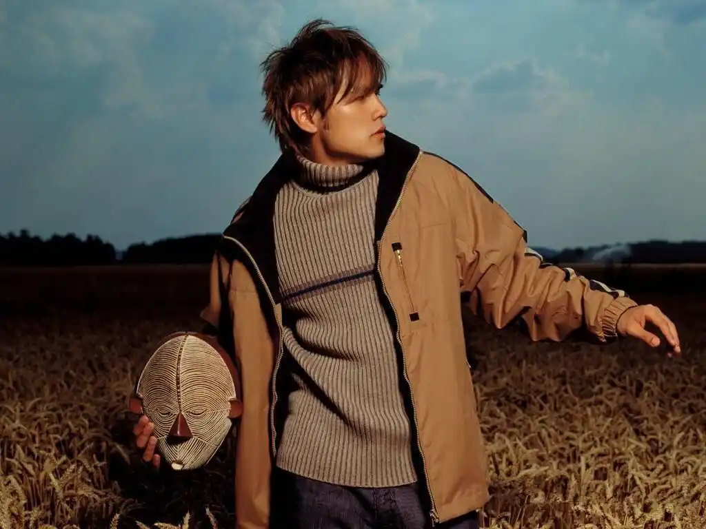 一组周杰伦的旧照片 那时候的你是否就喜欢周杰伦了?