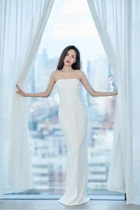 刘惜君,这个名字或许对很多人来说还比较陌生,但她所展现的个人时尚