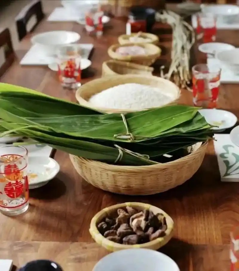 端午节特别活动:在乐活营地奉贤店包粽子.粽叶飘香,自包米粽, - 抖音