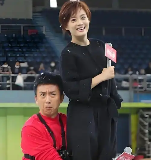 超哥短袖短裤挑战上海温差,孙俪吐槽背后隐藏的爱意!