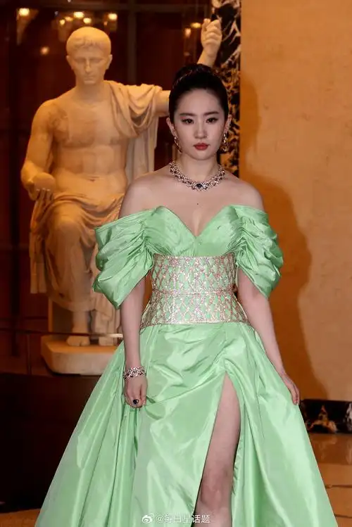 意大利罗马,刘亦菲出席宝格丽aeterna高级珠宝品牌活动