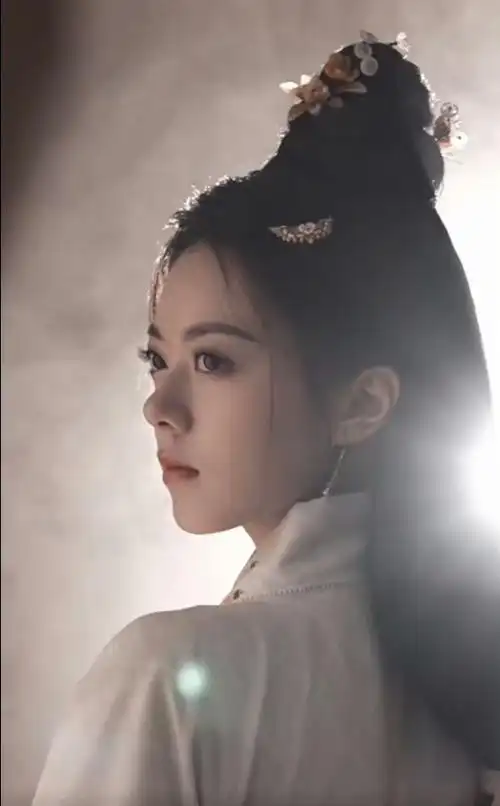 赵今麦古装扮相好亮眼##赵今麦古装宛如一颗水蜜桃