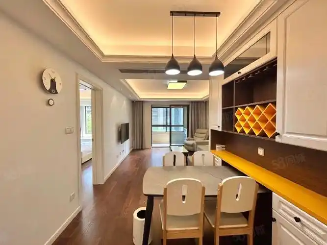 阿里巴巴赛银国际海创小学三室两厅两卫万科物业精装修